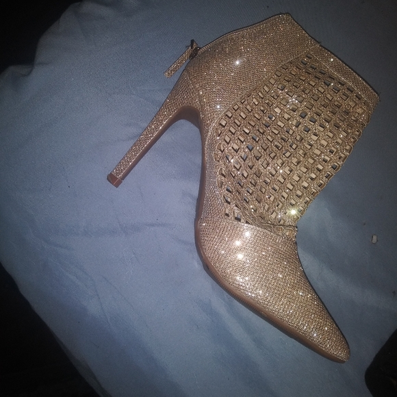 High heels - Picture 4 of 4